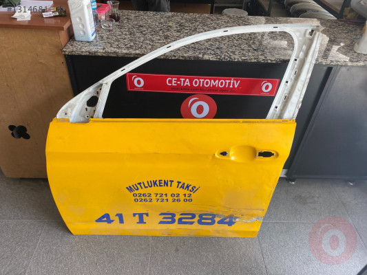 FİAT EGEA SOL ÖN KAPI ÇIKMA ORJİNAL SARI