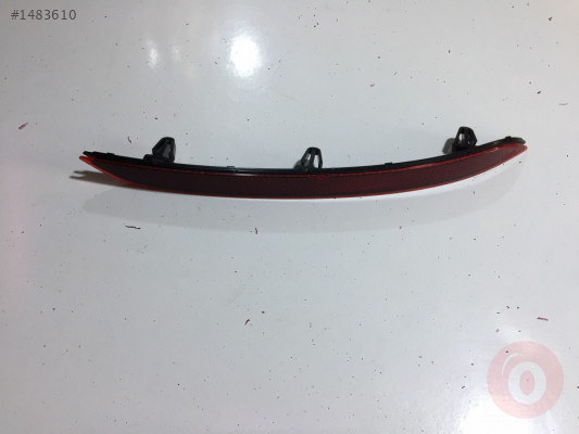 GOLF 8 SAĞ ARKA TAMPON REFLEKTÖRÜ  SIFIR