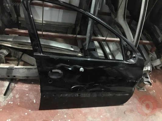 Peugeot 206 çıkma sağ ön kapı