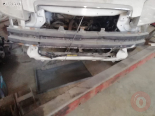 chevrolet aveo sedan t250 çıkma ön tampon demiri.