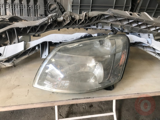 Peugeot Partner 2 sol far çıkma orjinal