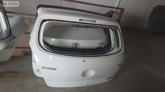 Hyundai i20 bagaj kapağı