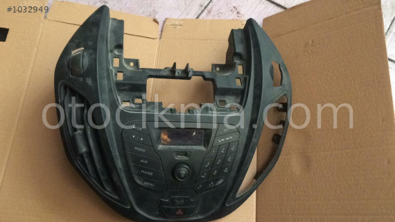 ford tourneo courier çıkma teyp çerçevesi ve teyp