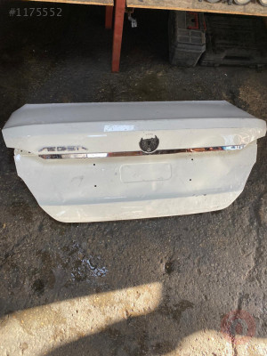 Fiat Egea bagaj kapağı