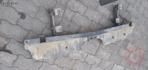 Renault master çift teker arka tampon demiri çıkma
