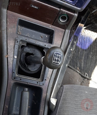 1991 model mazda 929 2.0 çıkma vites topuzu