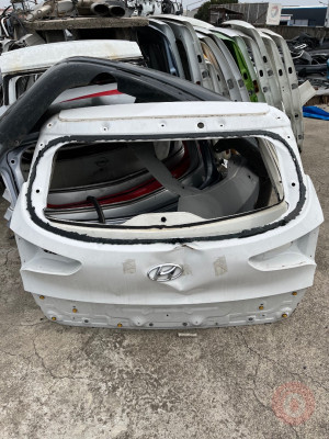 Hyundai tucson bagaj kapagı çıkma yedek parça