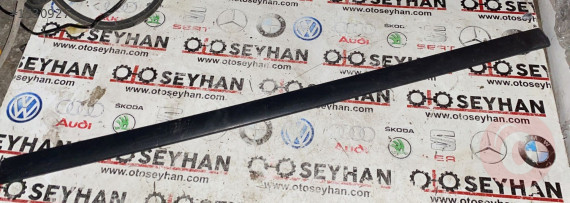 1Z0853516C skoda octavia 2005-09 sağ ön kapı bandı