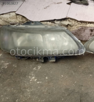 renault laguna 1 makyajlı kasa çıkma sağ far