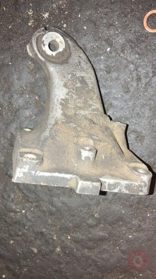 MERCEDES W201 190 601 MOTOR ORJİNAL MOTOR KULAĞI 6012230104