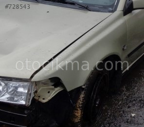 2001 model volvo s40 çıkma sol ön çamurluk.