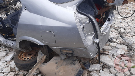 nissan primera p12 kesme sol arka çamurluk