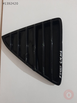 FORD FOCUS SAĞ ÖN TAMPON ÜÇGEN IZGARA PİANO BLACK ÇIKMA