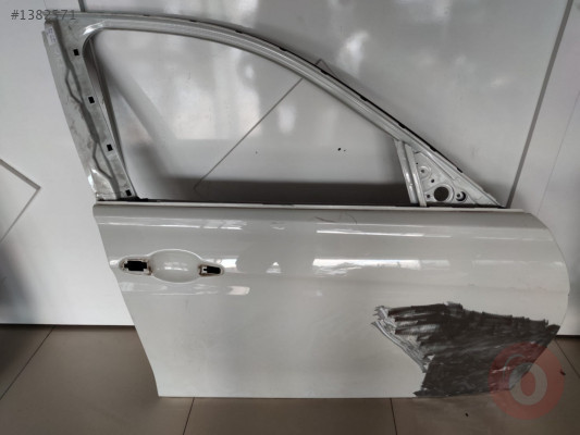 BMW 3 Serisi F30 Sağ Ön Kapı
