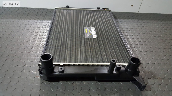 AUDİ 80 1986-1991 1.4 BENZİNLİ KISA TİP SU RADYATÖRÜ