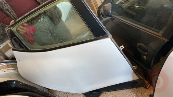 2014-18 RENAULT CLİO 4 SAĞ ARKA KAPI ORJİNAL ÇIKMA