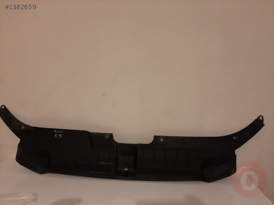 AUDİ Q5 PANJUR ÜST KAPLAMA PLASTİĞİ ORJİNAL ÇIKMA