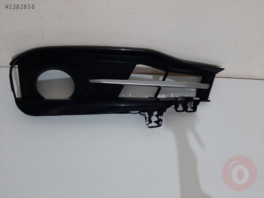 BMW F 30 3 SERİSİ SOL ÖN TAMPON İZGARASI HASARLI ÇIKMA