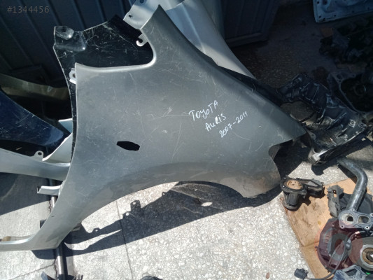 Toyota Auris Sol Ön Çamurluk Çıkma