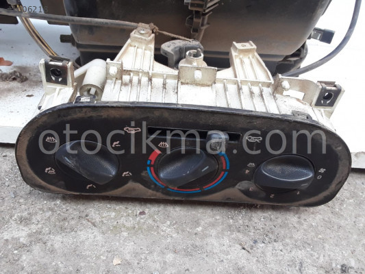 ÇIKMA FİAT DOBLO  1.4 BENZİNLİ KALORİFER PANELİ KILİMASIZ