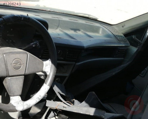 opel kadett 1.6 çıkma dolu torpido.