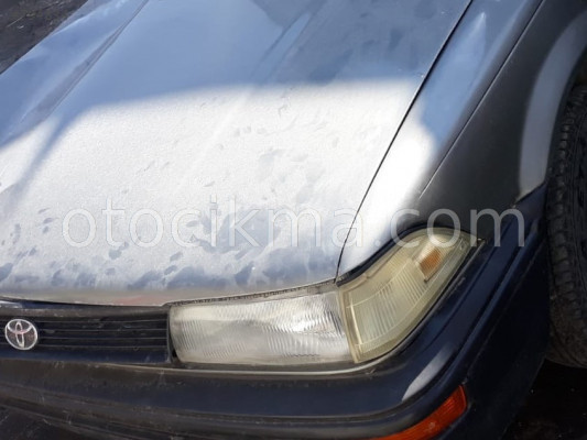 1992 TOYOTA COROLLA ÇIKMA SOL FAR MEVCUTTUR.