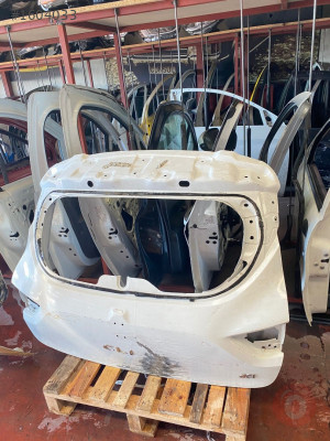 RENAULT CLİO 4 ORİJINAL ARKA BAGAJ KAPİSI GÜL OTOMOTIV