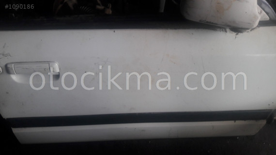 Mazda 3.23 sağ ön kapı