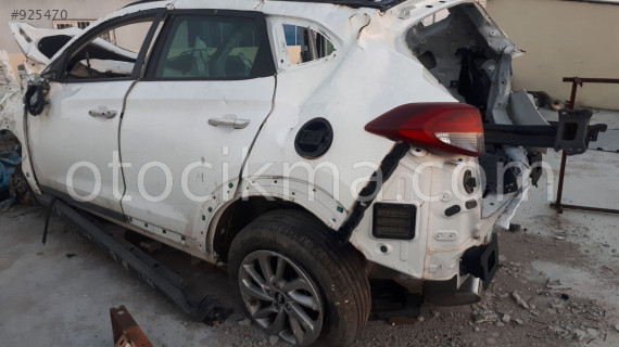 HYUNDAİ TUCSON SOL İKİ KAPI AZ HASARLI BEYAZ 2015 2019