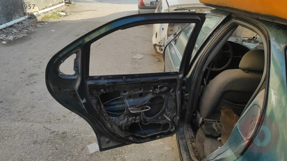 1998 2000 Ford Mondeo  Arka sol kapı