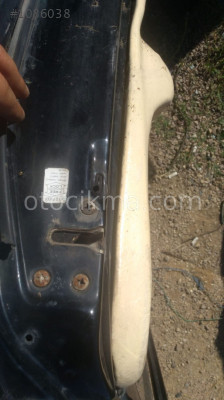 mazda 323 sağ arka kilidi