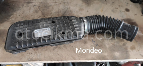 Ford Mondeo 1 hava filtre kutusu mevcuttur..