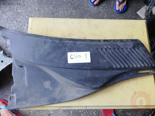Renault Clio Ön Cam Izgarası Hatasız Orjinal Çıkma