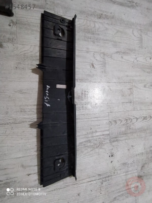 Toyota Avensis çıkma arka panel pilastigi 58387-05100
