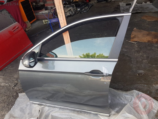 Volkswagen Passat B8 Sol Ön Kapı Hatasız Orjinal Çıkma