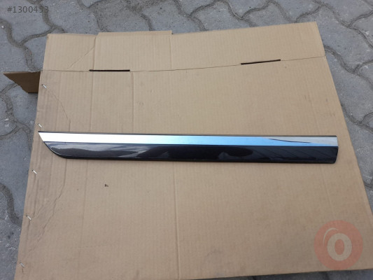VW PASSAT B8 15-20 KAPI BANDI KROMLU SAĞ ARKA 3G0853778 GRU