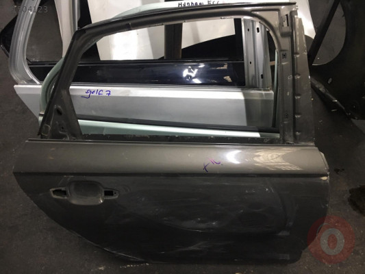 AUDİ A4 SAĞ ARKA KAPI  ÇIKMA PARÇALAR