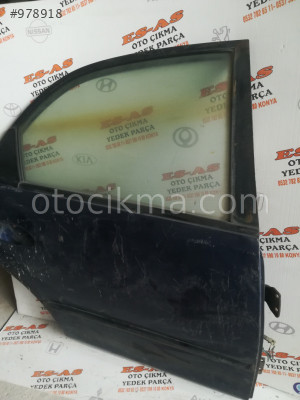 Mazda 323 familya sağ arka kapı
