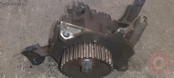 volvo 1.4 hdi çıkma yakıt pompası