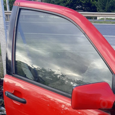 volkswagen polo classic çıkma sağ ön kapı camı