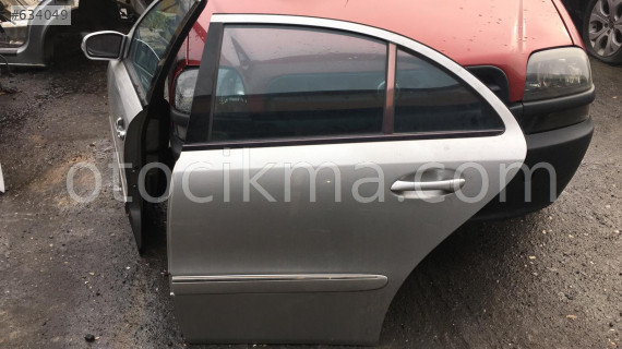mercedes E-W211 Avangard sol arka kapı hatasız orjinal çıkma