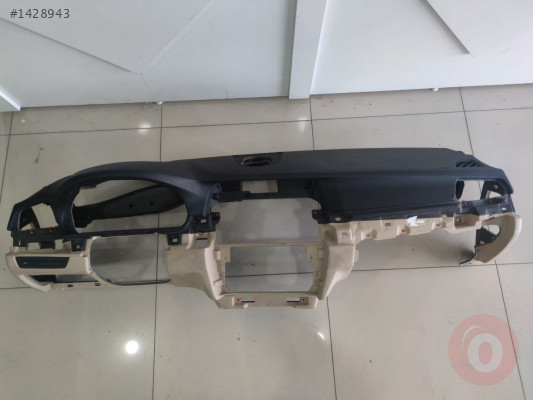BMW 5 Serisi F10 Göğüs Torpido Siyah-Bej