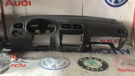 2013 VW POLO ORJİNAL ÇIKMA GÖĞÜS