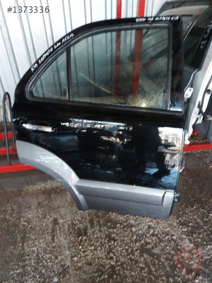 KİA SORENTO SAĞ ARKA KAPI ÇIKMA PARÇA