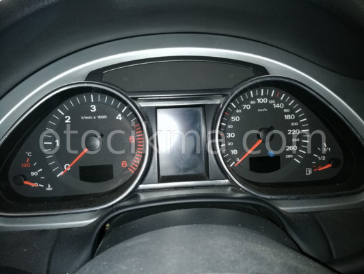 Audi Q7 Kilometre Saati Göstergesi hatasız orjinal çıkma