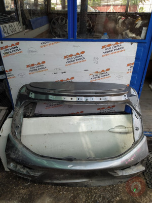 Nissan Qashqai bağaj kapağı 2014-2018 J11