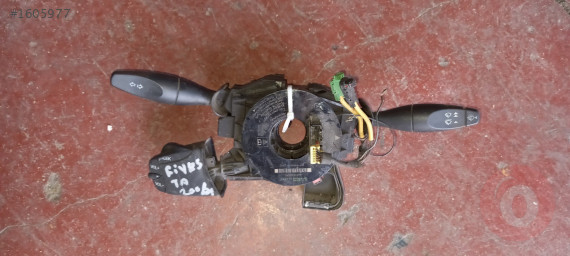 FORD FİESTA 2004 ÇIKMA ORJİNAL SİLGİ SİNYAL KOLLARI