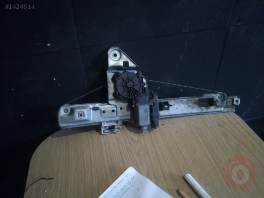 Renault megan 2(2002-2005) sol arka cam krikosu