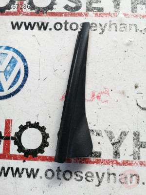 8P4839705A audi A3 2010 sol arka kapı cam kenar kaplaması