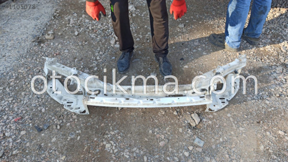 VOLVO S40 ÖN PANEL ÇIKMA ORİJİNAL 2008-12